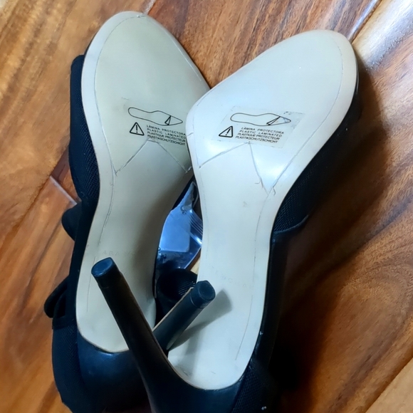 NEW with tag. Zara size 6 heels. Black. - Picture 5 of 7